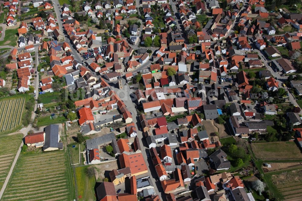 Luftaufnahme Udenheim - Ortsgemeinde Udenheim in der Verbandsgemeinde Wörrstadt im Landkreis Alzey-Worms in Rheinland-Pfalz