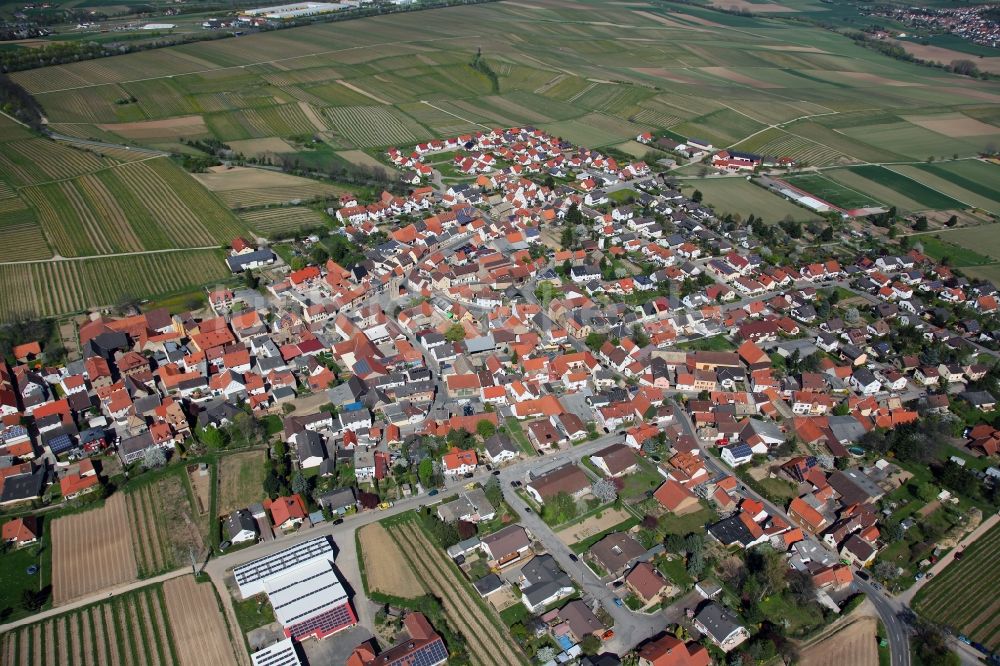 Luftaufnahme Udenheim - Ortsgemeinde Udenheim in der Verbandsgemeinde Wörrstadt im Landkreis Alzey-Worms in Rheinland-Pfalz