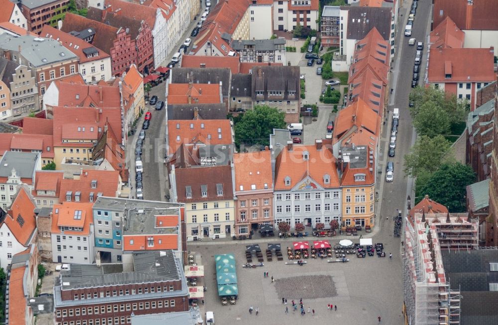 Luftaufnahme Stralsund - Ortskern am Alten Markt in Stralsund im Bundesland Mecklenburg-Vorpommern, Deutschland