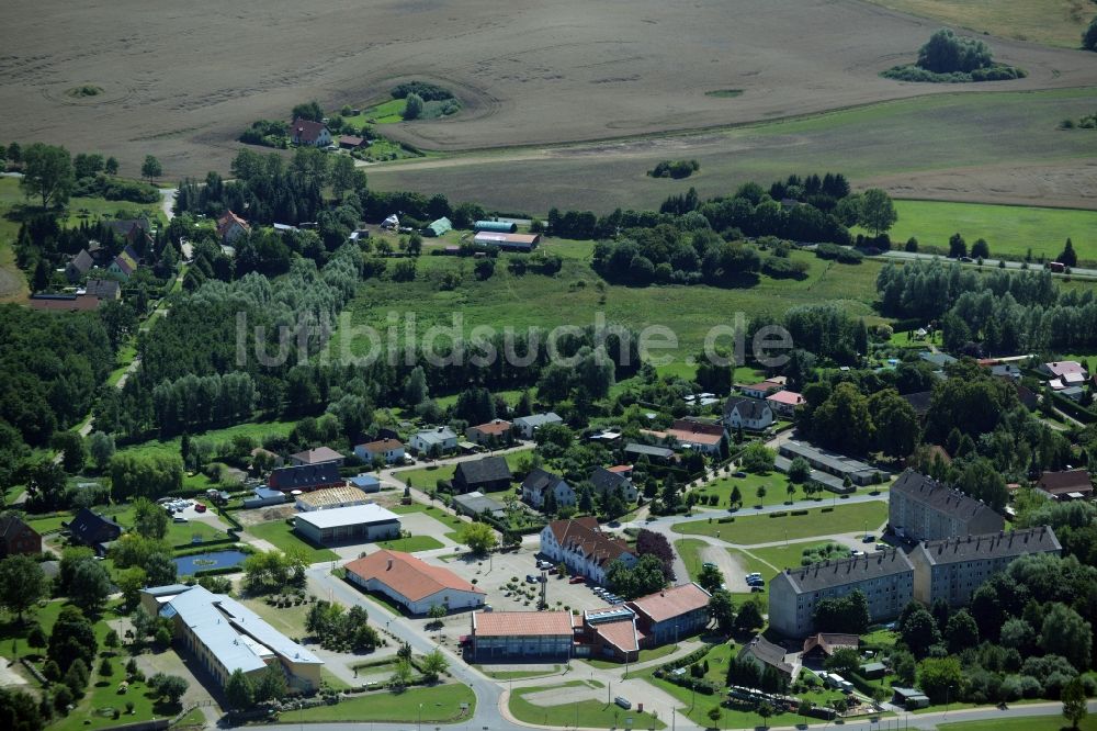 Möllenhagen von oben - Ortskern am Markt in Möllenhagen im Bundesland Mecklenburg-Vorpommern