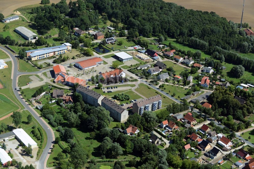 Möllenhagen aus der Vogelperspektive: Ortskern am Markt in Möllenhagen im Bundesland Mecklenburg-Vorpommern