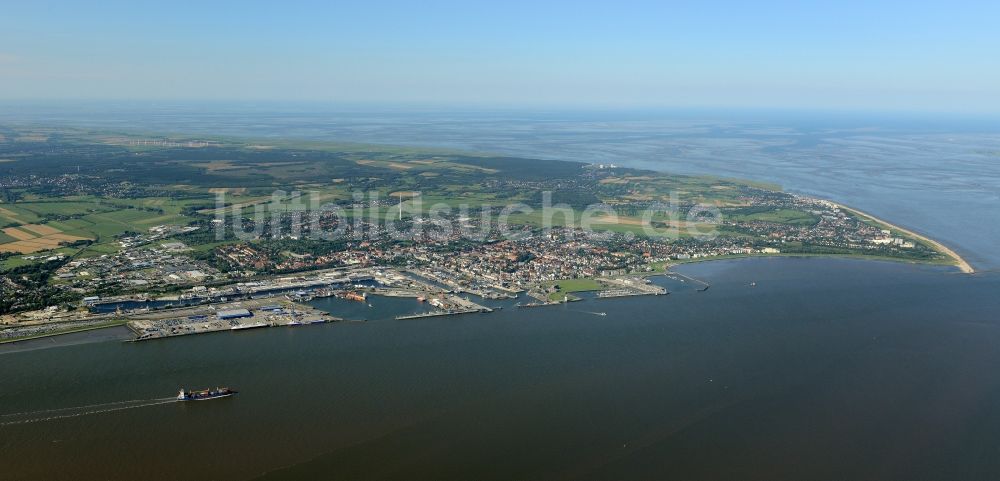 Cuxhaven aus der Vogelperspektive: Ortskern und Orts- Zentrum an der Meeres- Küste der Nordsee in Cuxhaven im Bundesland Niedersachsen