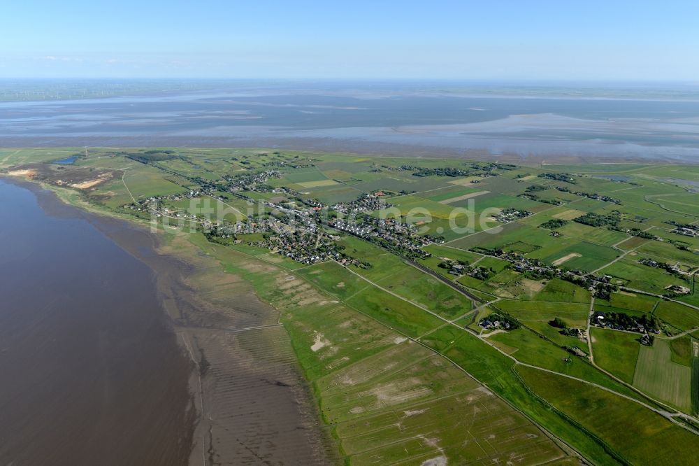 Morsum von oben - Ortskern und Orts- Zentrum an der Meeres- Küste der Nordsee in Morsum im Bundesland Schleswig-Holstein