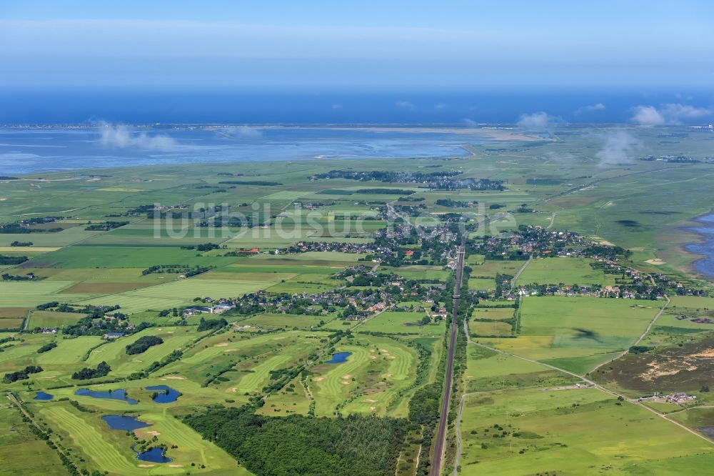 Sylt-Ost von oben - Ortskern und Orts- Zentrum an der Meeres- Küste der Nordsee in Morsum im Bundesland Schleswig-Holstein