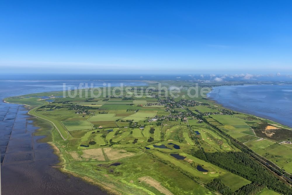 Sylt-Ost aus der Vogelperspektive: Ortskern und Orts- Zentrum an der Meeres- Küste der Nordsee in Morsum im Bundesland Schleswig-Holstein