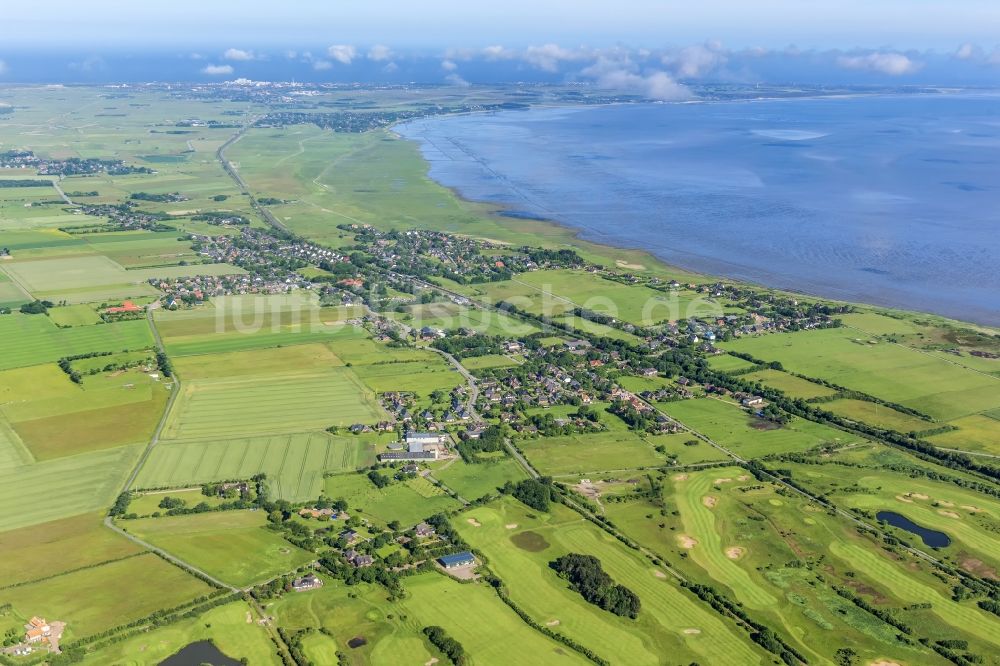 Luftaufnahme Sylt-Ost - Ortskern und Orts- Zentrum an der Meeres- Küste der Nordsee in Morsum im Bundesland Schleswig-Holstein