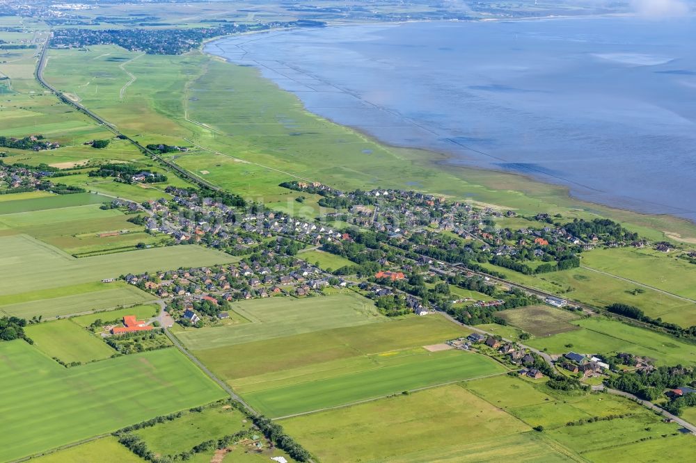 Sylt-Ost aus der Vogelperspektive: Ortskern und Orts- Zentrum an der Meeres- Küste der Nordsee in Morsum im Bundesland Schleswig-Holstein