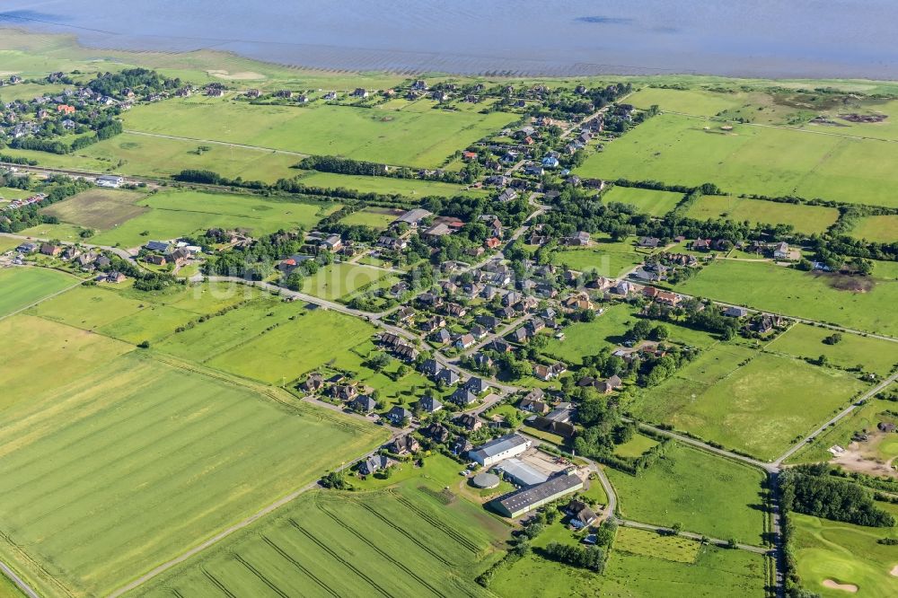 Luftbild Sylt-Ost - Ortskern und Orts- Zentrum an der Meeres- Küste der Nordsee in Morsum im Bundesland Schleswig-Holstein