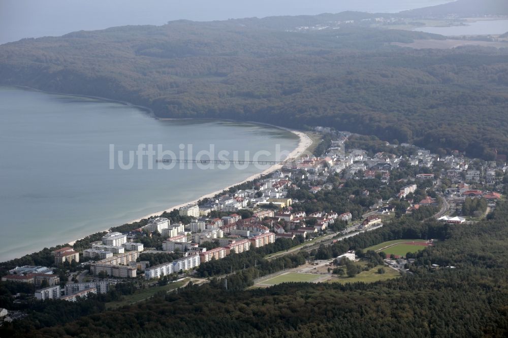 Binz aus der Vogelperspektive: Ortskern und Orts- Zentrum an der Meeres- Küste der Ostsee in Binz im Bundesland Mecklenburg-Vorpommern