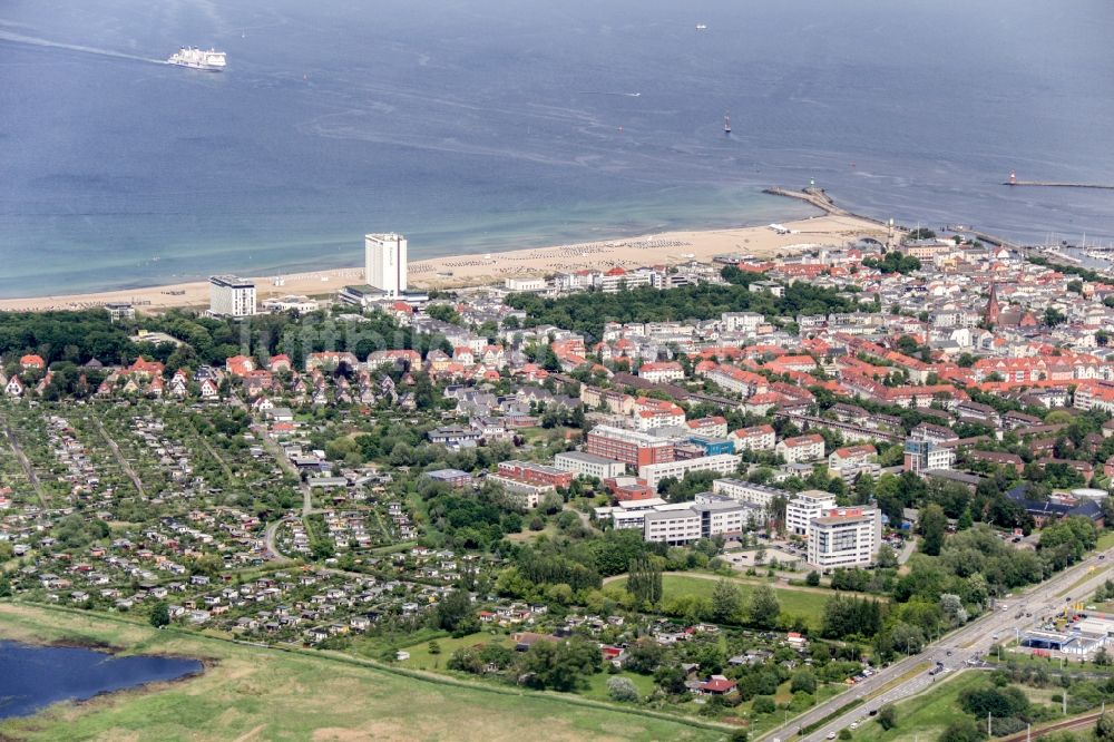 Rostock aus der Vogelperspektive: Ortskern des Ostseebad Warnemünde in Rostock im Bundesland Mecklenburg-Vorpommern, Deutschland