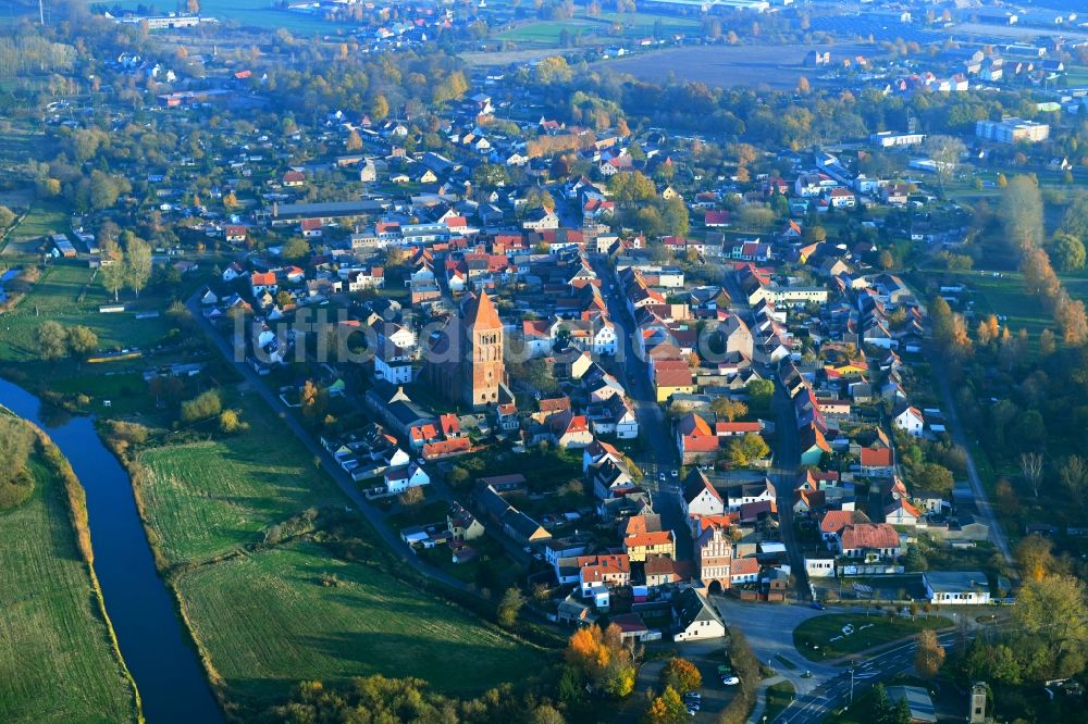 Tribsees aus der Vogelperspektive: Ortskern in Tribsees im Bundesland Mecklenburg-Vorpommern, Deutschland