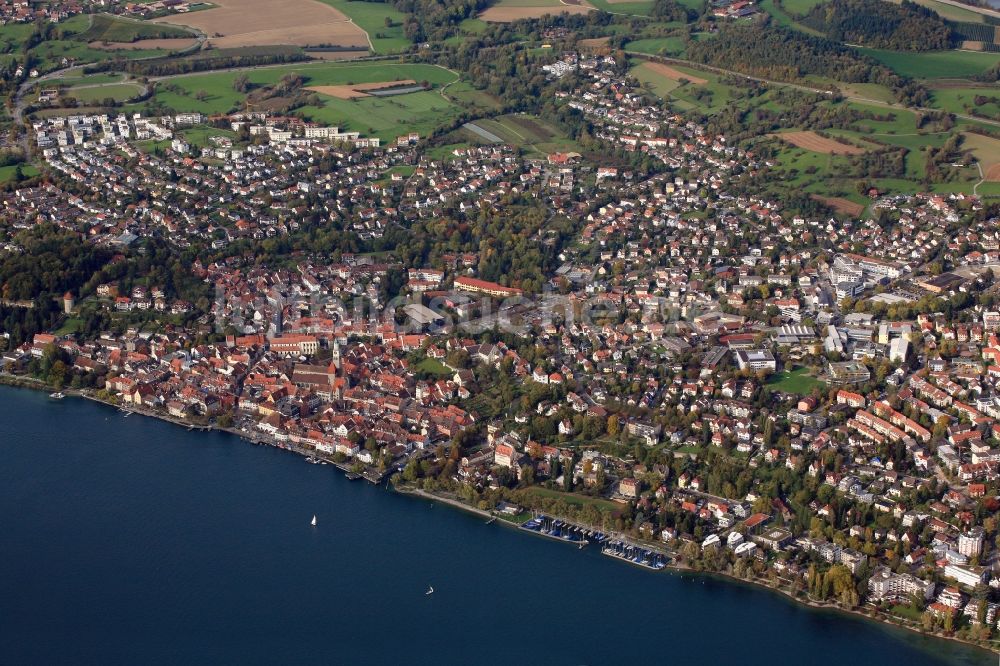 Überlingen von oben - Ortskern am Uferbereich des Überlinger Sees am Bodensee in Überlingen im Bundesland Baden-Württemberg, Deutschland