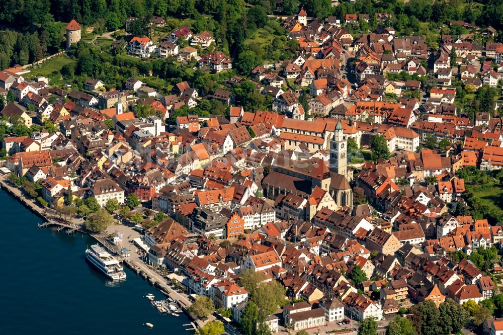 Überlingen aus der Vogelperspektive: Ortskern am Uferbereich des Bodensee in Überlingen im Bundesland Baden-Württemberg, Deutschland