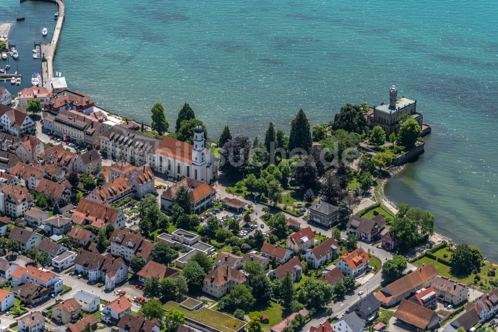 Langenargen von oben - Ortskern am Uferbereich des Bodensee in Langenargen im Bundesland Baden-Württemberg, Deutschland