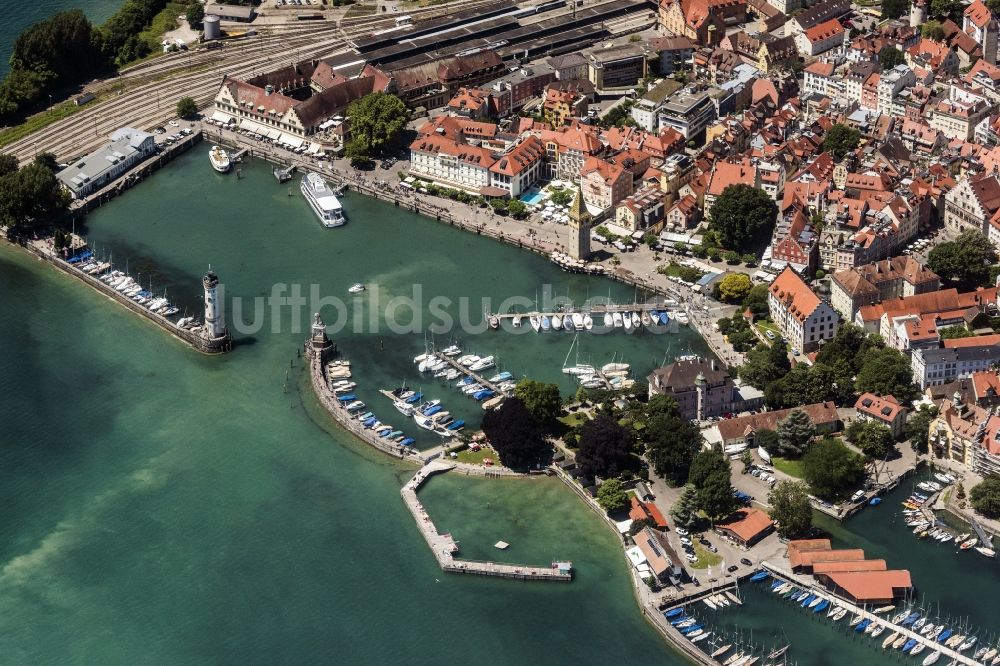 Lindau (Bodensee) aus der Vogelperspektive: Ortskern am Uferbereich des Bodensee in Lindau (Bodensee) im Bundesland Bayern, Deutschland