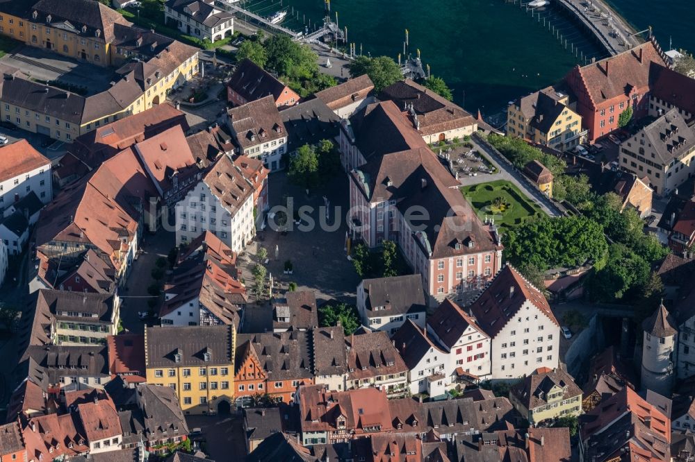 Meersburg von oben - Ortskern am Uferbereich des Bodensee in Meersburg im Bundesland Baden-Württemberg