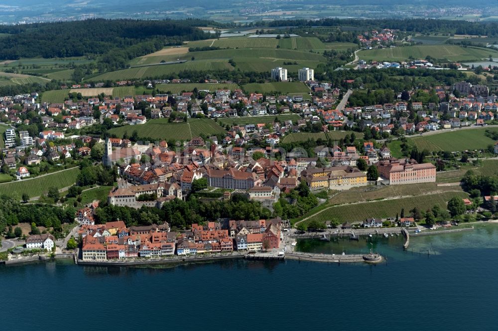 Meersburg aus der Vogelperspektive: Ortskern am Uferbereich des Bodensee in Meersburg im Bundesland Baden-Württemberg