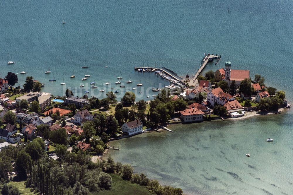 Luftaufnahme Wasserburg (Bodensee) - Ortskern am Uferbereich des Bodensee in Wasserburg (Bodensee) im Bundesland Bayern, Deutschland