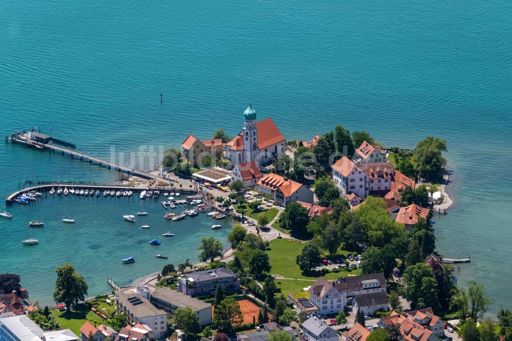 Luftaufnahme Wasserburg (Bodensee) - Ortskern am Uferbereich des Bodensee in Wasserburg (Bodensee) im Bundesland Bayern, Deutschland