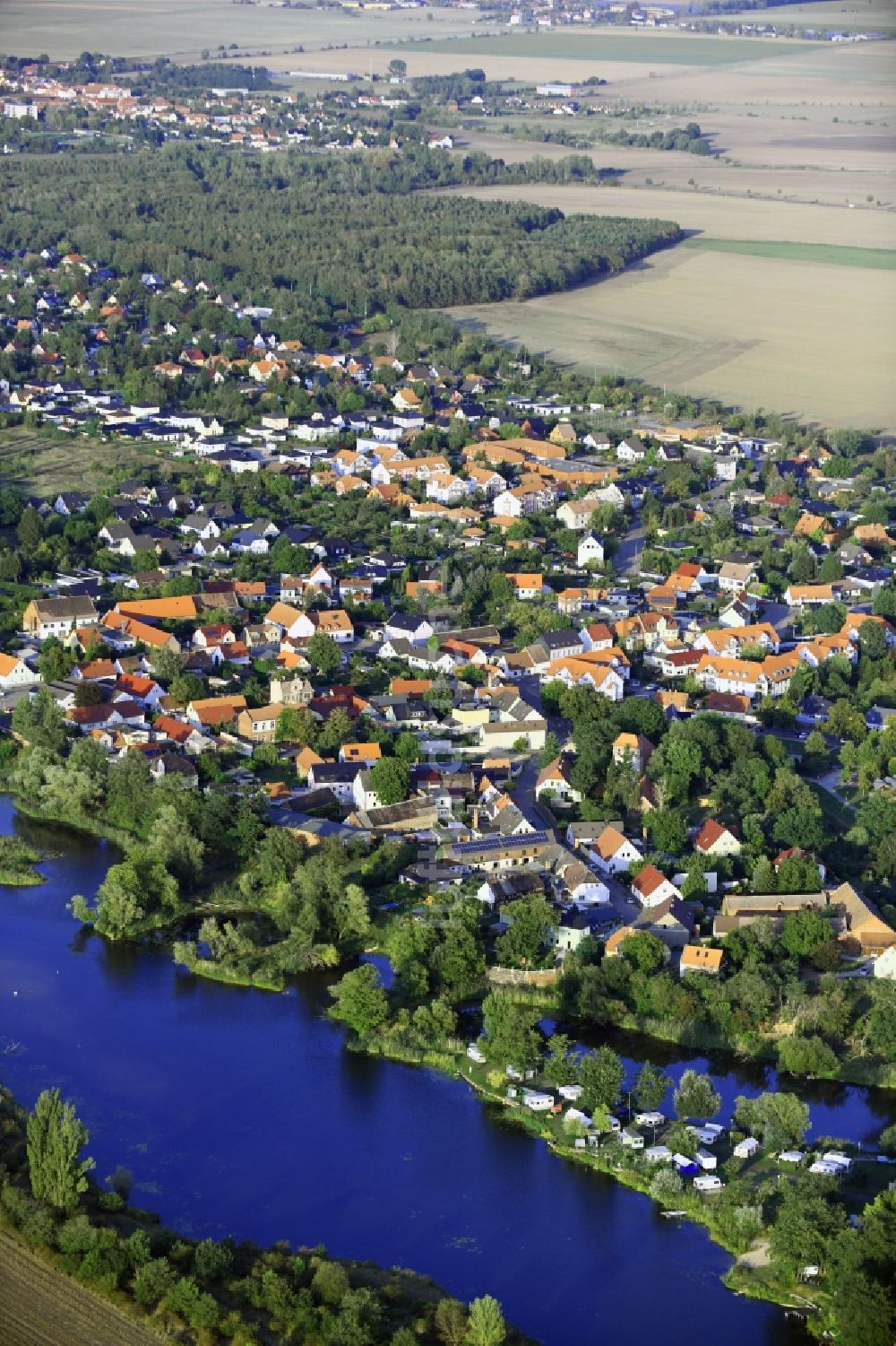 Biederitz aus der Vogelperspektive: Ortskern am Uferbereich der Ehle - Biederitzer See in Biederitz im Bundesland Sachsen-Anhalt, Deutschland