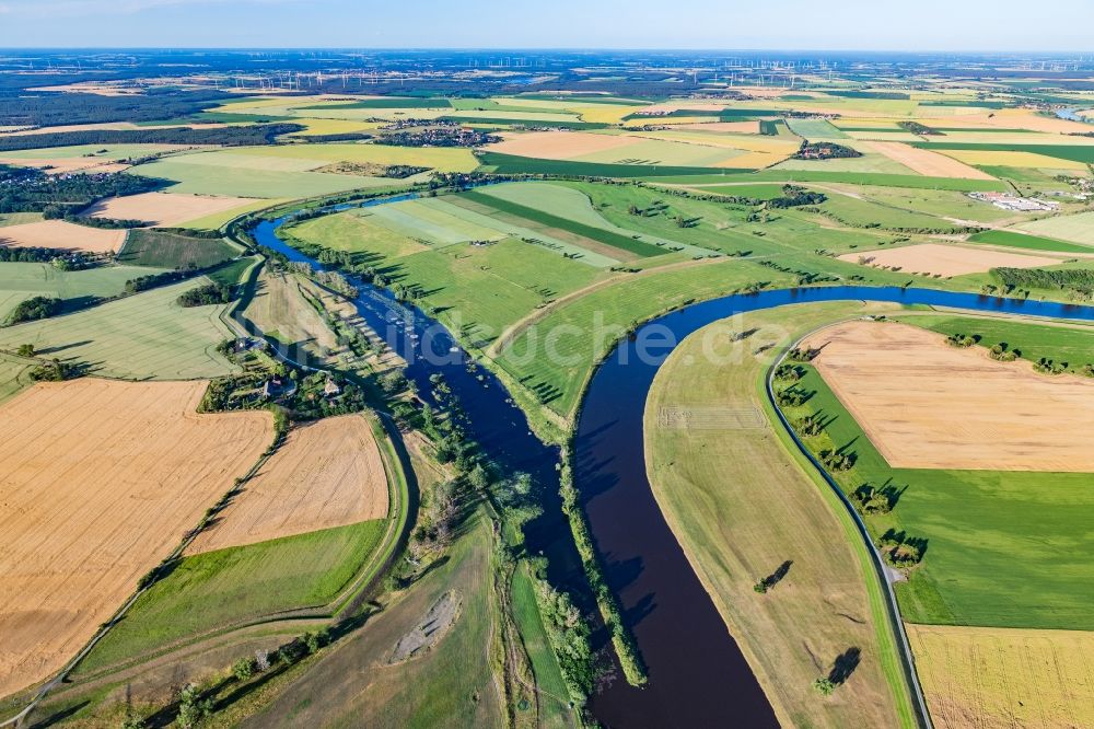 Luftbild Kamitz - Ortskern am Uferbereich des Elbe / Alte Elbe - Flußverlaufes in Kamitz im Bundesland Sachsen, Deutschland