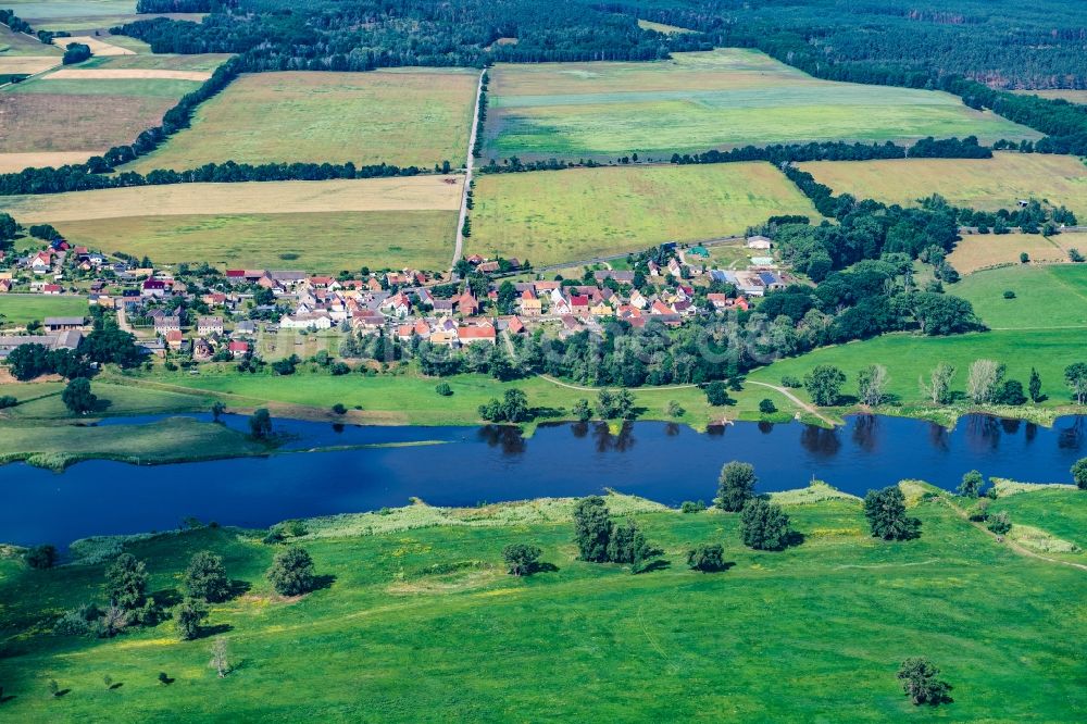 Luftbild Greudnitz - Ortskern am Uferbereich des Elbe - Flußverlaufes in Greudnitz im Bundesland Sachsen, Deutschland