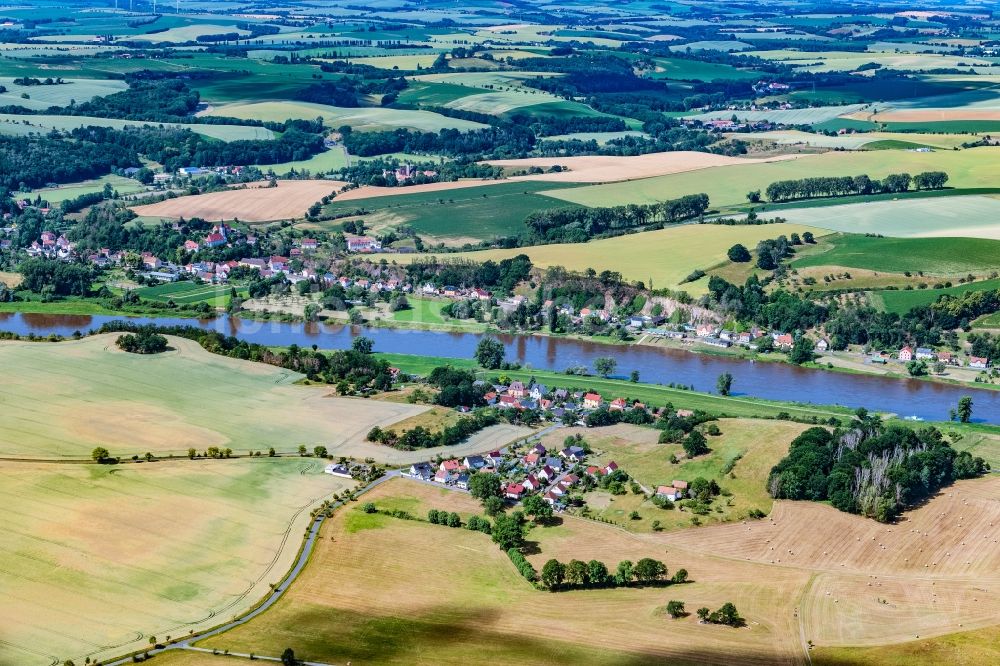 Luftaufnahme Kleinzadel - Ortskern am Uferbereich des Elbe - Flußverlaufes in Kleinzadel und Zehren im Bundesland Sachsen, Deutschland