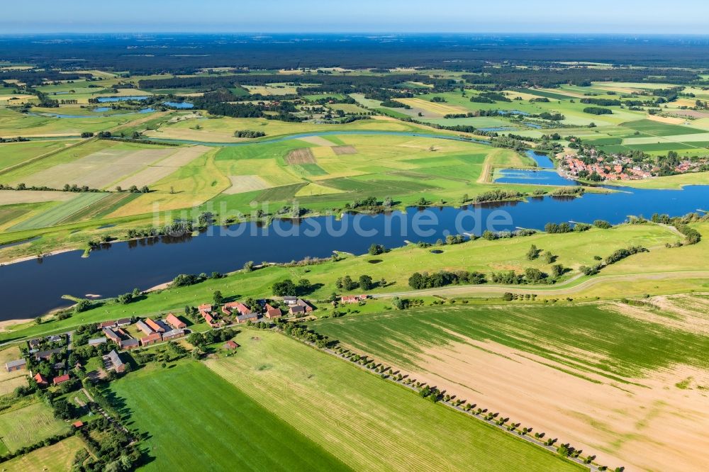 Luftbild Lütkenwisch - Ortskern am Uferbereich des Elbe - Flußverlaufes in Lütkenwisch im Bundesland Brandenburg, Deutschland