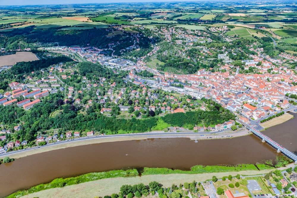 Meißen aus der Vogelperspektive: Ortskern am Uferbereich des Elbe - Flußverlaufes in Meißen Rauenthal im Bundesland Sachsen, Deutschland