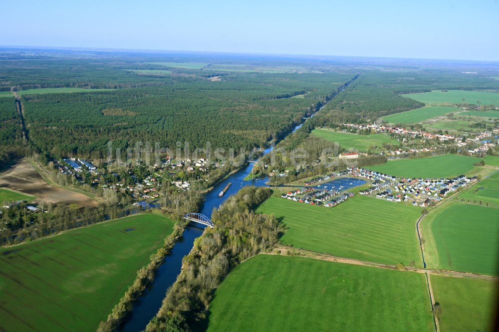 Wandlitz aus der Vogelperspektive: Ortskern am Uferbereich des Finowkanal - Flußverlaufes in Zerpenschleuse im Bundesland Brandenburg, Deutschland