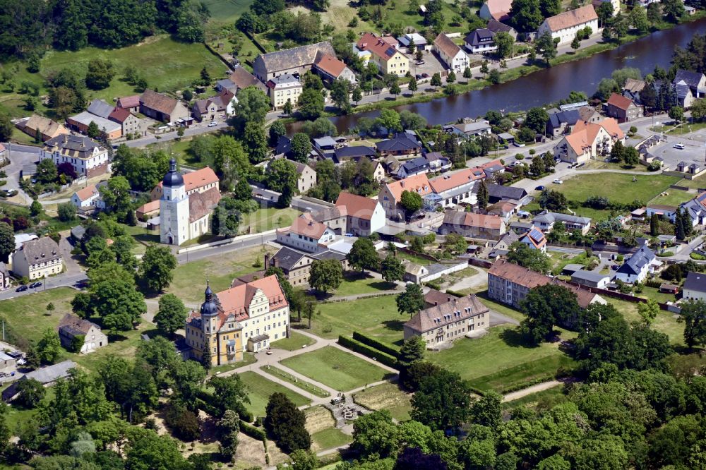 Thallwitz aus der Vogelperspektive: Ortskern am Uferbereich des - Flußverlaufes in Thallwitz im Bundesland Sachsen, Deutschland