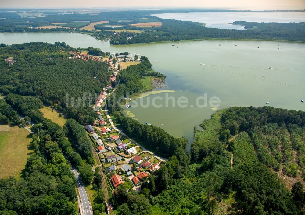 Luftaufnahme Jabel - Ortskern am Uferbereich des Jabelscher See in Jabel im Bundesland Mecklenburg-Vorpommern