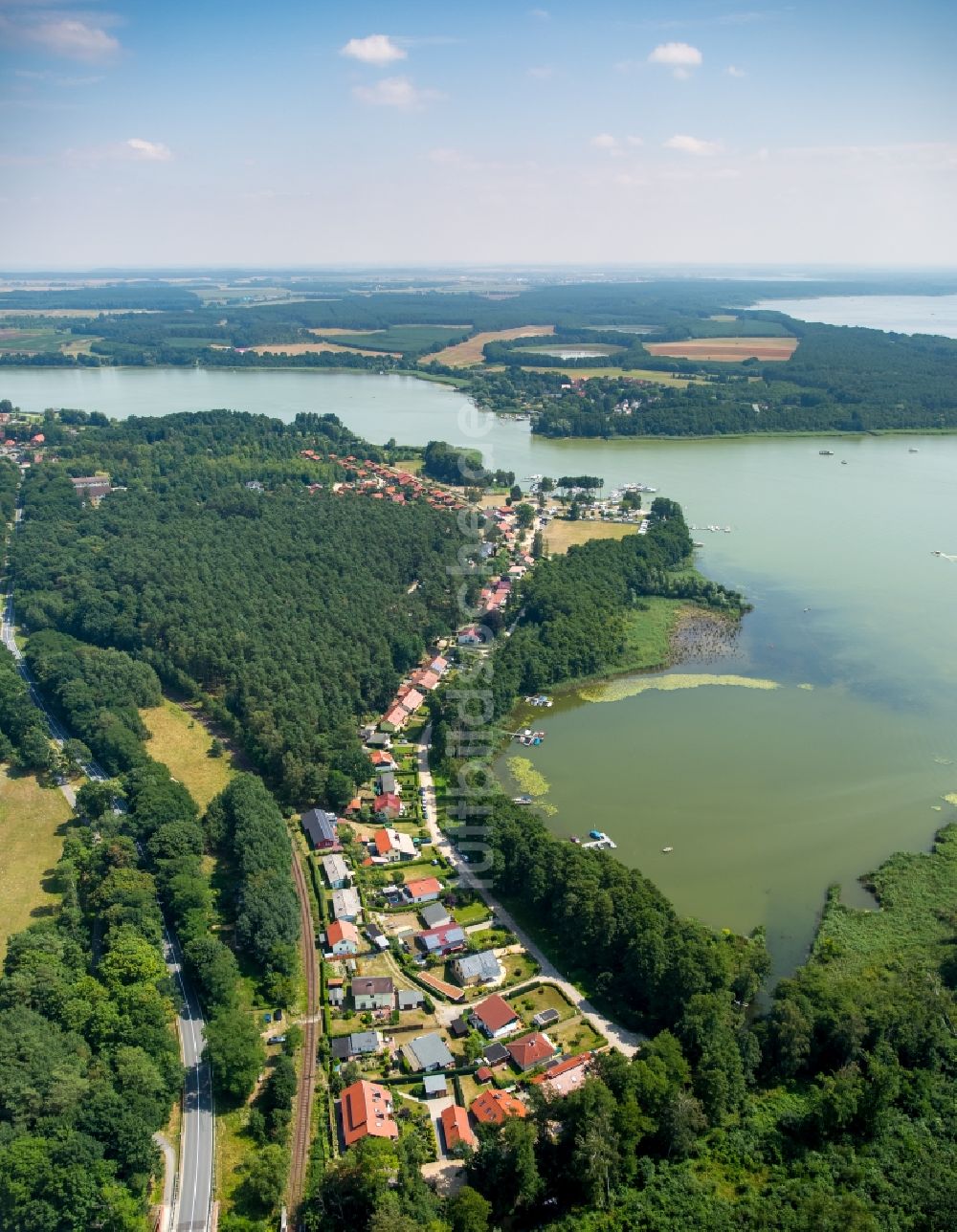 Jabel von oben - Ortskern am Uferbereich des Jabelscher See in Jabel im Bundesland Mecklenburg-Vorpommern