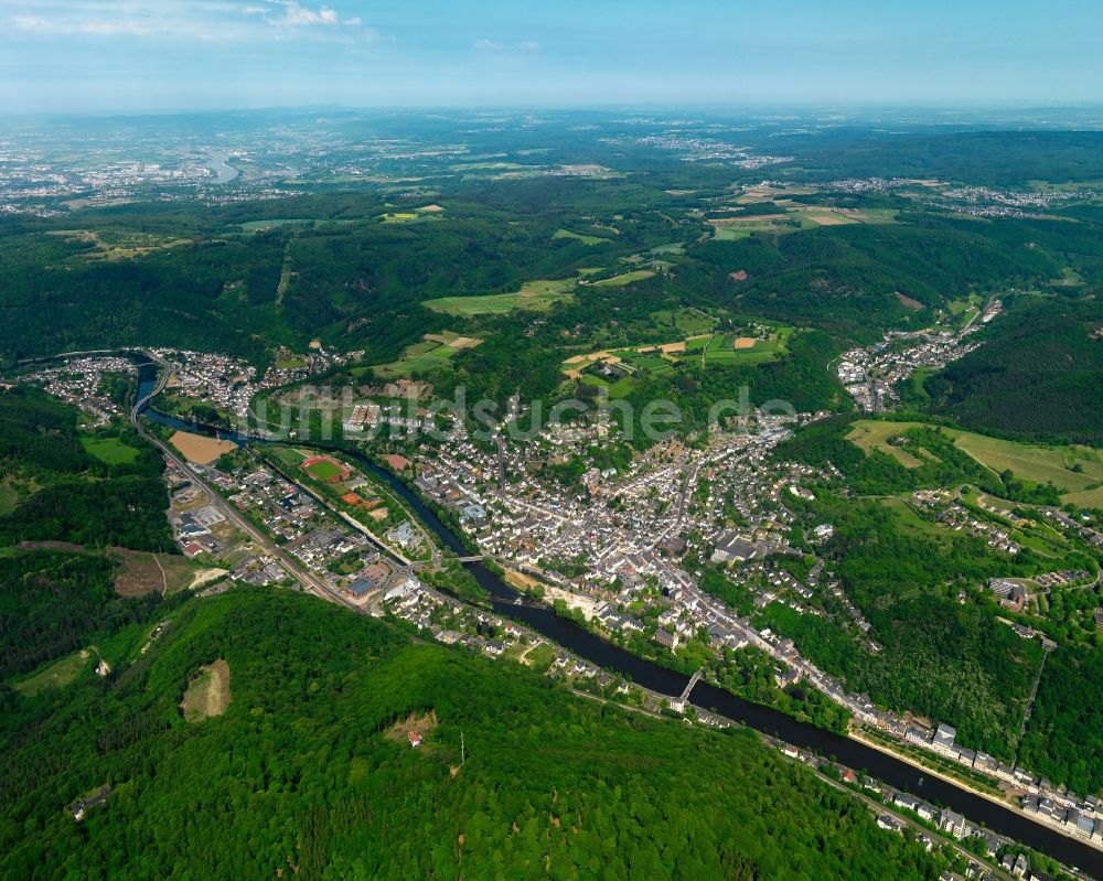 Luftbild Bad Ems - Ortskern am Uferbereich des Lahn - Flußverlaufes in Bad Ems im Bundesland Rheinland-Pfalz