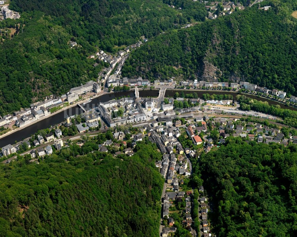 Luftaufnahme Bad Ems - Ortskern am Uferbereich des Lahn - Flußverlaufes in Bad Ems im Bundesland Rheinland-Pfalz