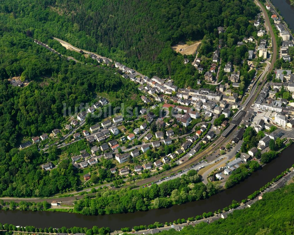 Luftaufnahme Bad Ems - Ortskern am Uferbereich des Lahn - Flußverlaufes in Bad Ems im Bundesland Rheinland-Pfalz