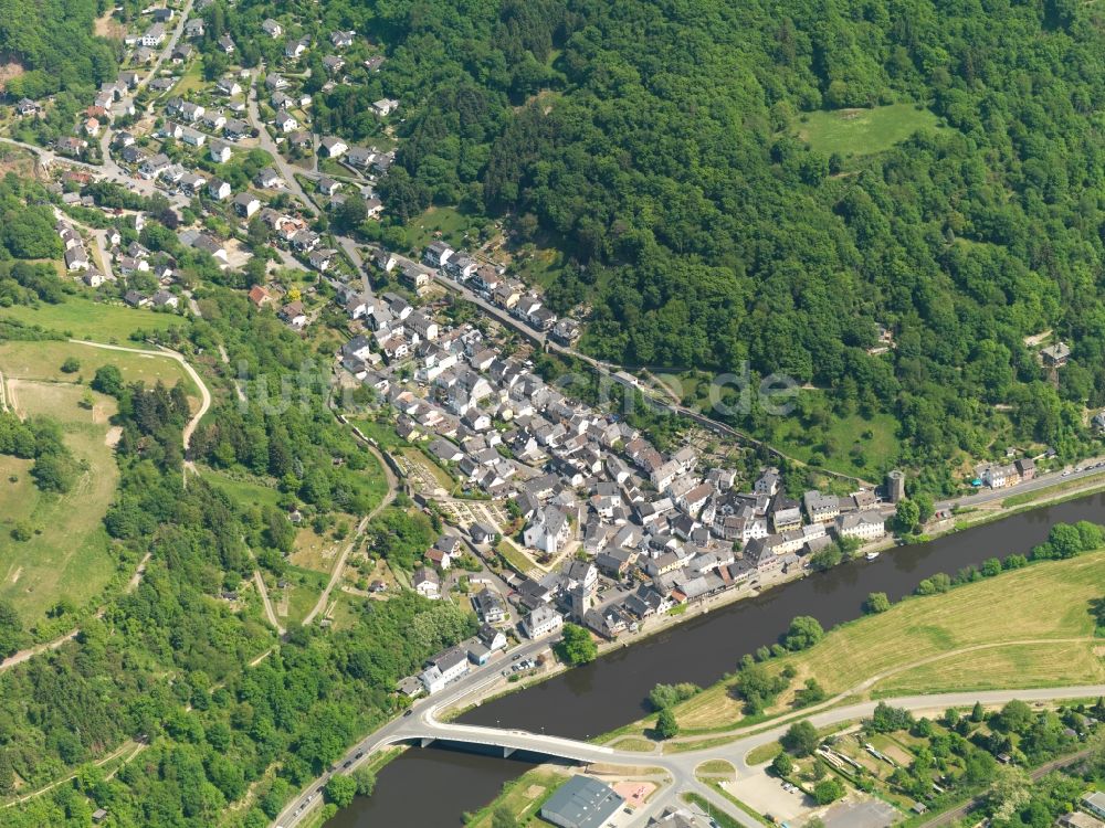 Luftbild Dausenau - Ortskern am Uferbereich des Lahn - Flußverlaufes in Dausenau im Bundesland Rheinland-Pfalz