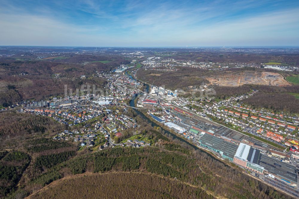 Hohenlimburg von oben - Ortskern am Uferbereich des Lenne - Flussverlaufes in Hohenlimburg im Bundesland Nordrhein-Westfalen, Deutschland