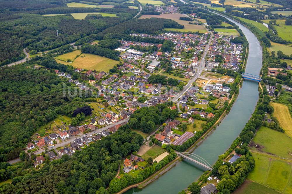 Hamm-Bossendorf von oben - Ortskern am Uferbereich des Lippe - Flußverlaufes in Hamm-Bossendorf im Bundesland Nordrhein-Westfalen, Deutschland