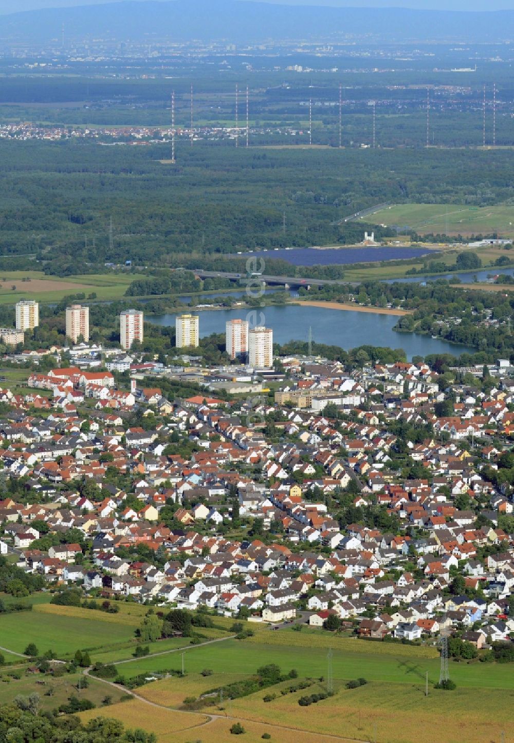 Mainaschaff von oben - Ortskern am Uferbereich des Main - Flußverlaufes in Mainaschaff im Bundesland Bayern