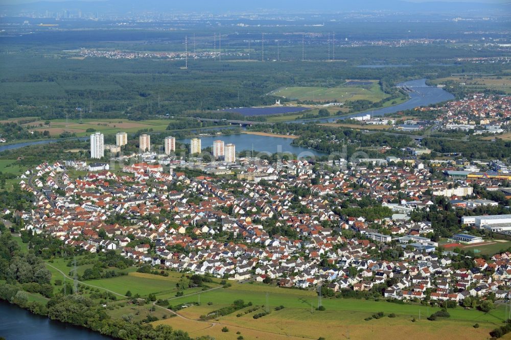 Mainaschaff aus der Vogelperspektive: Ortskern am Uferbereich des Main - Flußverlaufes in Mainaschaff im Bundesland Bayern