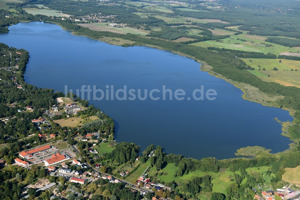 Klausdorf aus der Vogelperspektive: Ortskern am Uferbereich des Mellensee in Klausdorf im Bundesland Brandenburg