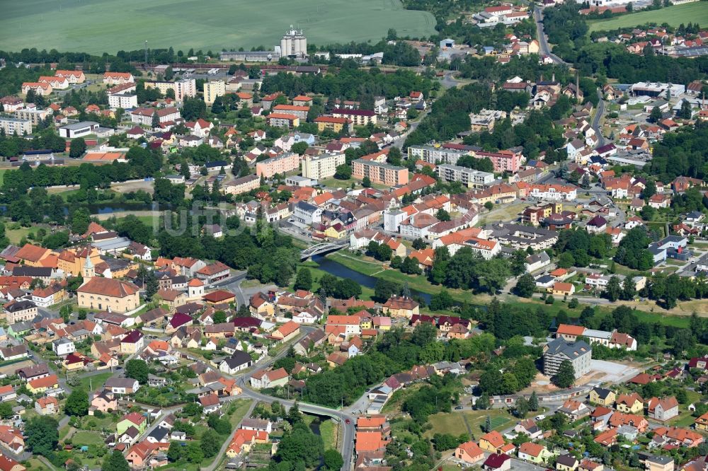 Luftaufnahme Stod - Ortskern am Uferbereich des Radbuza - Flußverlaufes in Stod in Plzensky kraj - Pilsner Region - Böhmen, Tschechien