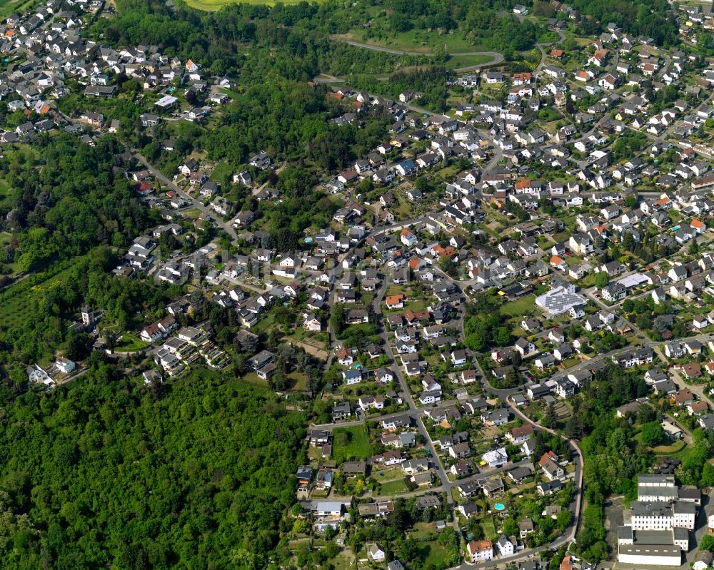 Luftbild Neuwied, Feldkirchen - Ortskern am Uferbereich des Rhein - Flußverlaufes in Feldkirchen OT Neuwied im Bundesland Rheinland-Pfalz