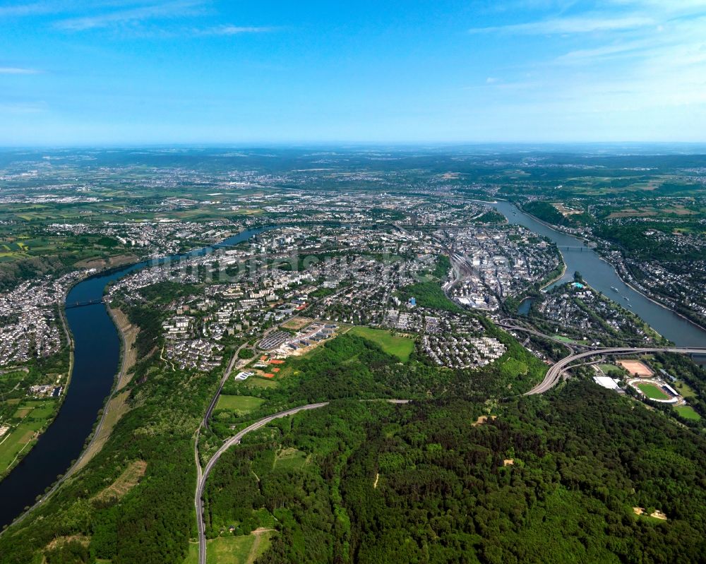 Luftbild Koblenz - Ortskern am Uferbereich des Rhein - Flußverlaufes in Koblenz im Bundesland Rheinland-Pfalz