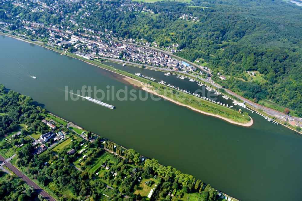 Oberwinter von oben - Ortskern am Uferbereich des Rhein - Flußverlaufes in Oberwinter im Bundesland Rheinland-Pfalz, Deutschland