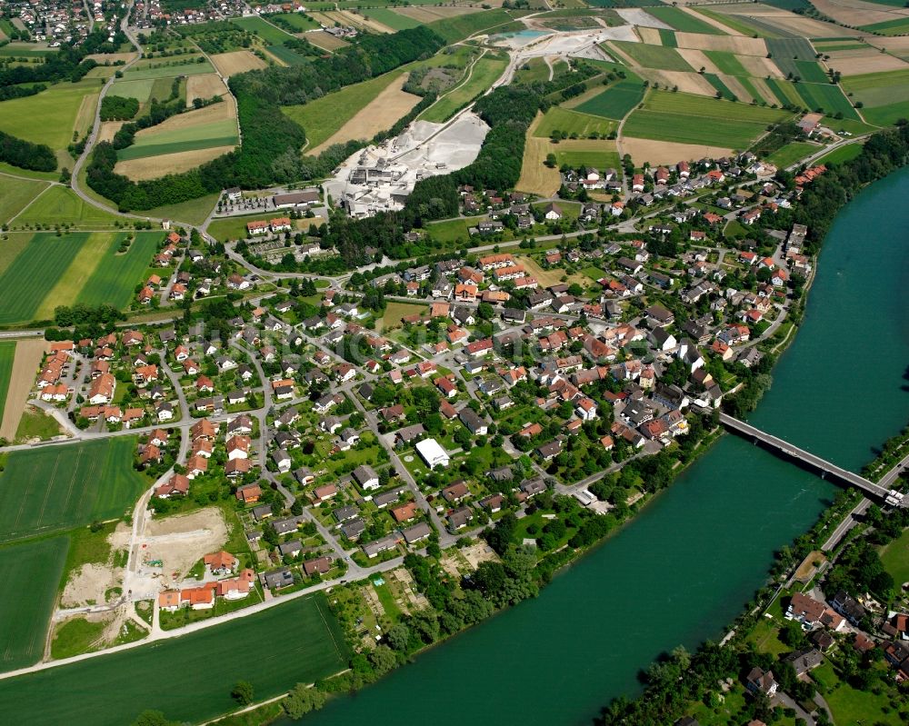 Luftbild Rheinheim - Ortskern am Uferbereich des Rhein - Flussverlaufes in Rheinheim im Bundesland Baden-Württemberg, Deutschland