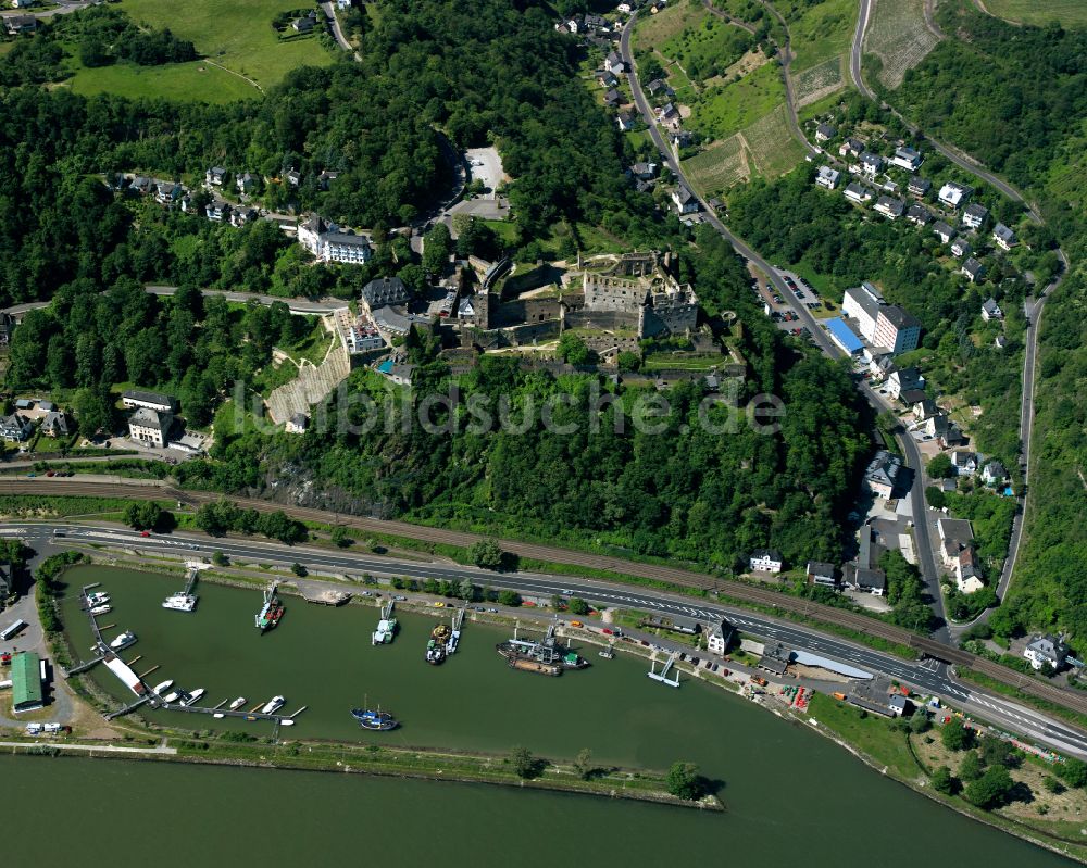 Luftaufnahme Sankt Goar - Ortskern am Uferbereich des Rhein - Flußverlaufes in Sankt Goar im Bundesland Rheinland-Pfalz, Deutschland