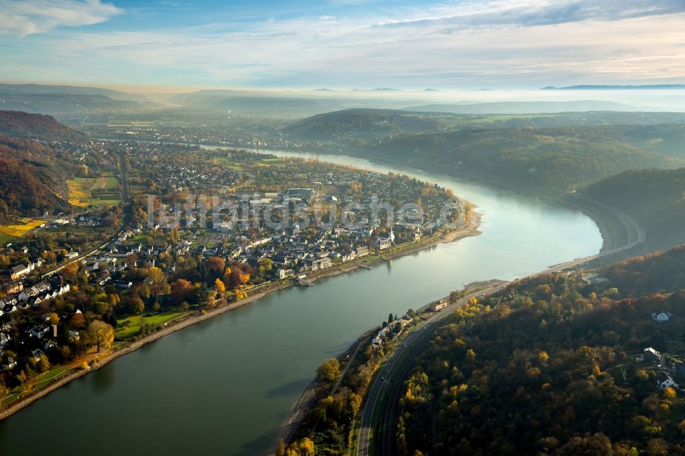 Unkel von oben - Ortskern am Uferbereich des Rhein - Flußverlaufes in Unkel im Bundesland Rheinland-Pfalz