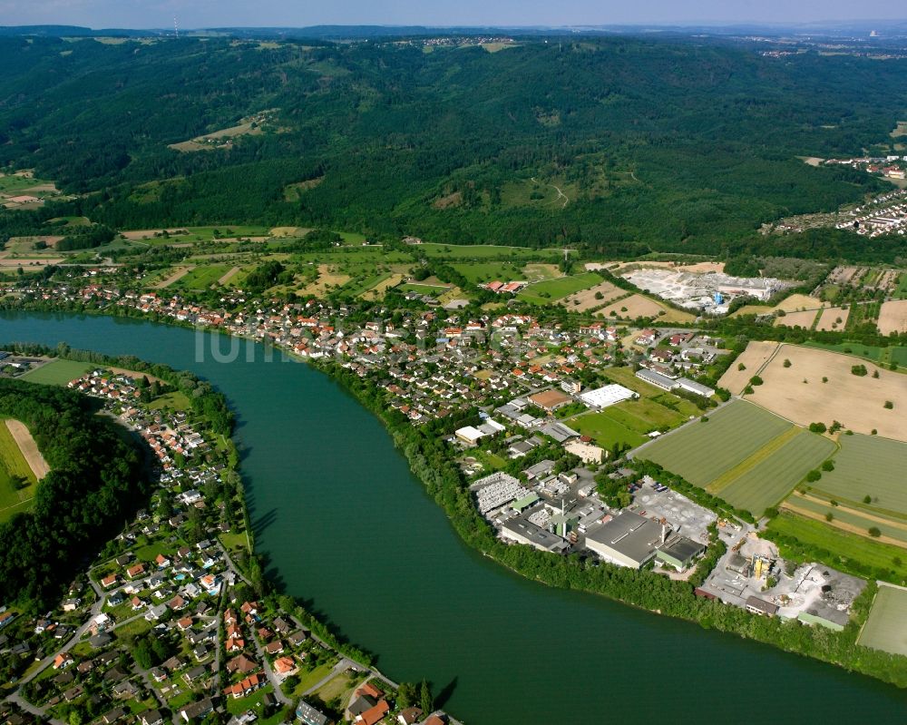 Luftbild Wallbach - Ortskern am Uferbereich des Rhein - Flussverlaufes in Wallbach im Bundesland Baden-Württemberg, Deutschland